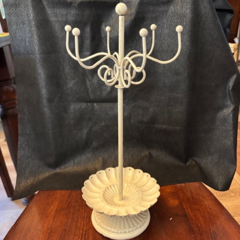 Vintage metal jewelry Holder- Spins
